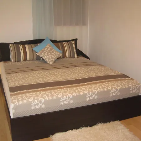 Nadejda Apartment *